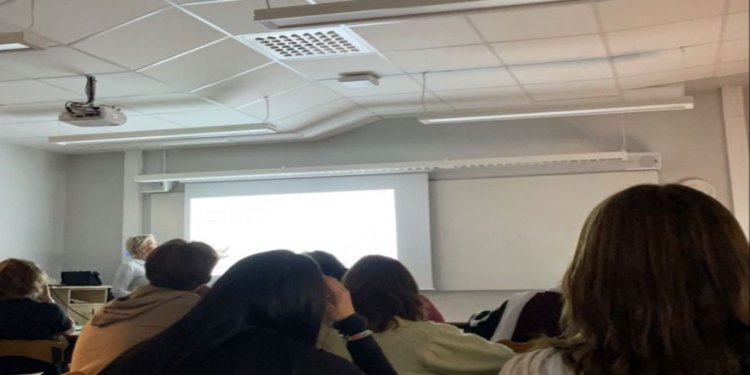 Falso nudes e ameaça em escola.