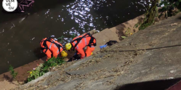 Ciclista cai em córrego e é resgatado pelos bombeiros em Governador Valadares