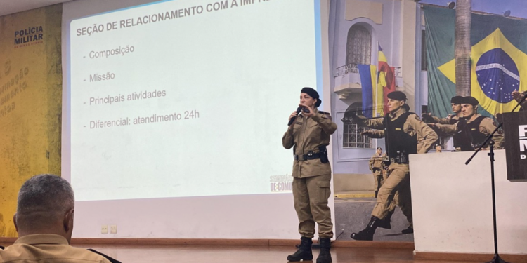 Militares da 8ª RPM participam dos 50 anos da comunicação na PMMG e 10 anos da Diretoria de Comunicação Organizacional
