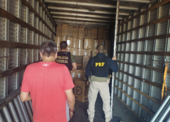 PF e PRF apreendem 125 mil maços de cigarros contrabandeados em Valadares