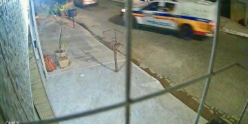 Polícia persegue e apreende menor em carro clonado usado em crimes em Valadares