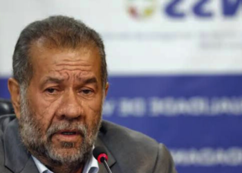 Carlos Lupi deixa o Ministério da Previdência após escândalo no INSS