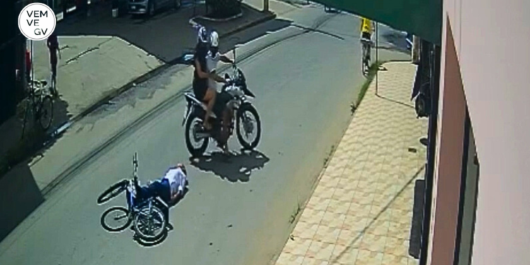Câmera flagra acidente entre moto e bicicleta no Jardim Pérola, em Valadares