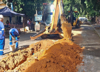 Águas de Valadares e prefeitura prometem acabar com vazamentos no centro