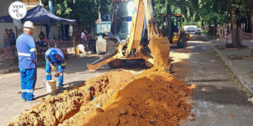 Águas de Valadares e prefeitura prometem acabar com vazamentos no centro