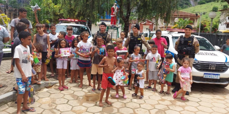 PM distribui 26 mil brinquedos e 6 mil cestas básicas em ação solidária