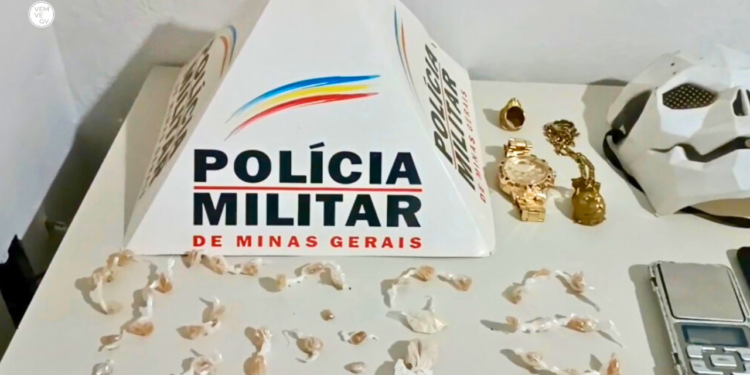 Homem é preso por tráfico de drogas em Marilac MG