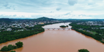 Rio Doce continua subindo em Valadares e pode alcançar 2,20m