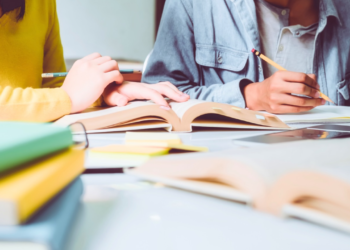 Programa do governo de MG: Alunos de Valadares vão estudar no exterior