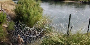 56 corpos são encontrados em valas no México, próximo a fronteira com EUA