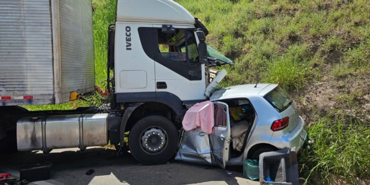 Acidente na BR-116 deixa quatro mortos e sete feridos em Valadares