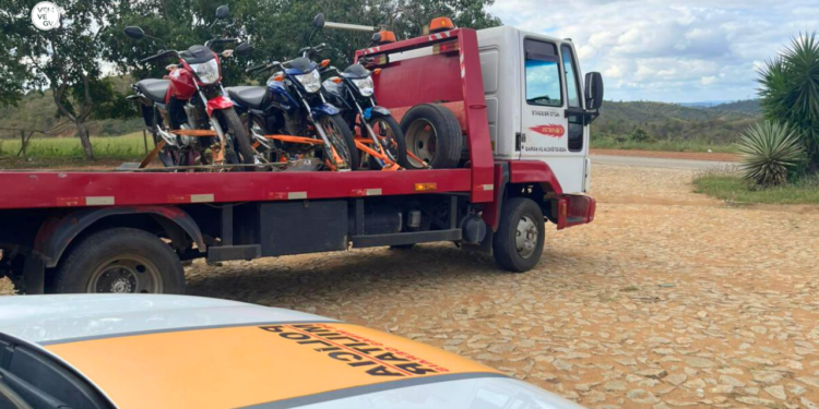 Polícia intercepta “rolezinho” e apreende motos em Governador Valadares