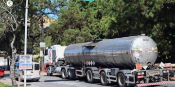 Greve de caminhoneiros ameaça abastecimento de combustíveis em Minas