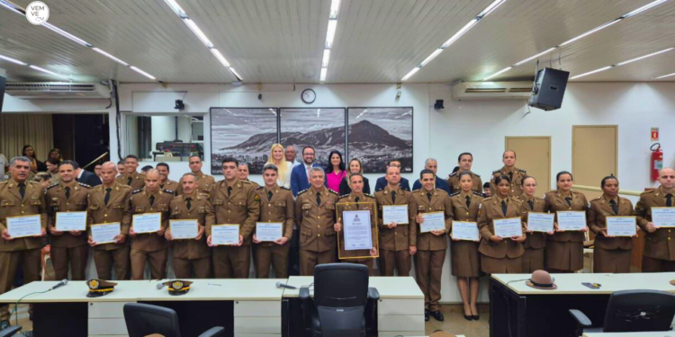 Câmara de Valadares homenageia os 250 anos da Polícia Militar de Minas Gerais