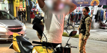 Homem furta capacete e é preso após ser reconhecido pela vítima em Valadares