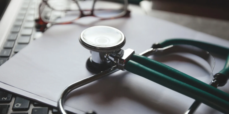 Médico é preso suspeito de estuprar paciente com câncer em Itabira MG