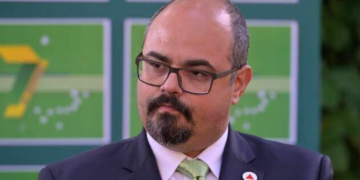 Governo de Minas inicia entrega inédita de kits escolares em Valadares
