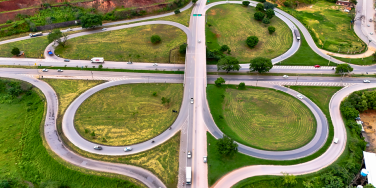 Obras alteram acesso à BR-116 em Valadares
