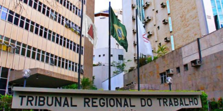 Funcionário é demitido por não participar de culto em empresa de MG