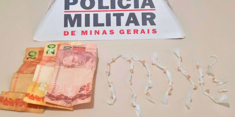 PM flagra tráfico de drogas na Prainha do Jaó em Tumiritinga MG