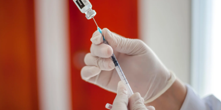 Casos de coqueluche disparam em Ipatinga