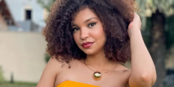 “Cabelo de bombril”: jovem denuncia racismo nas ruas de Valadares