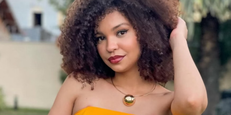 “Cabelo de bombril”: jovem denuncia racismo nas ruas de Valadares