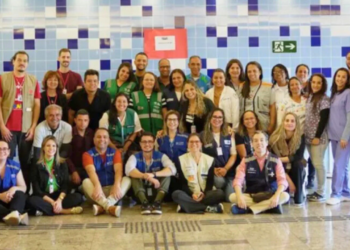 Voo com 46 brasileiros repatriados dos EUA pousa em Confins