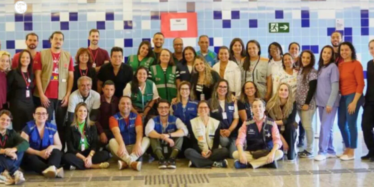 Voo com 46 brasileiros repatriados dos EUA pousa em Confins