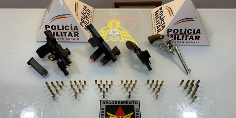 Trio é preso com com armas e munições no bairro São Pedro em Valadares