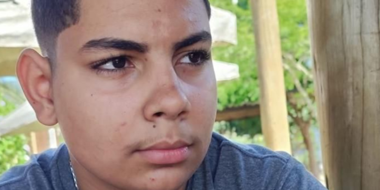 Adolescente é morto a tiros após sair da escola em Valadares