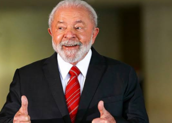 Lula anuncia pagamento de R$ 1 mil do Pé-de-Meia e medicamentos gratuitos na Farmácia Popular