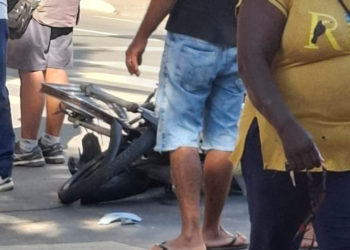 Motociclista fica gravemente ferido em acidente no centro de Governador Valadares