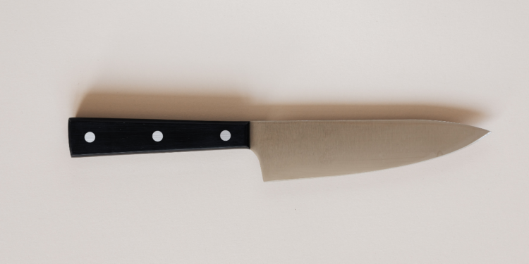 Filha esfaqueia a mãe após receber conselho sobre relacionamento em Valadares