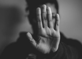 Faxineira é vítima de importunação sexual em condomínio de Valadares