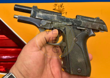 Polícia Militar encontra pistola e munições enterradas próximo a campo de futebol em Valadares