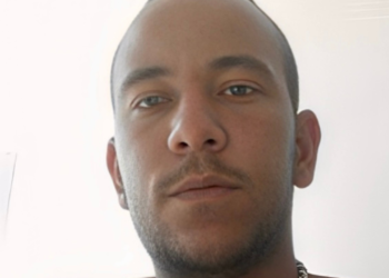 Homem é morto a tiros na frente dos filhos em Governador Valadares