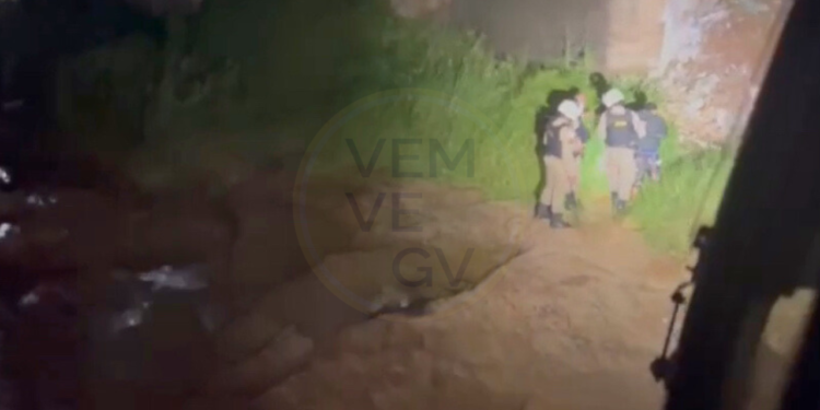 Homem é preso com arma e drogas no São Tarcísio em Governador Valadares