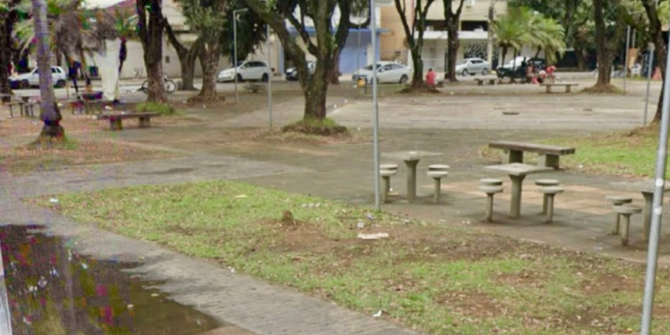 PM prende suspeito de tráfico na Praça da Estação, em Valadares