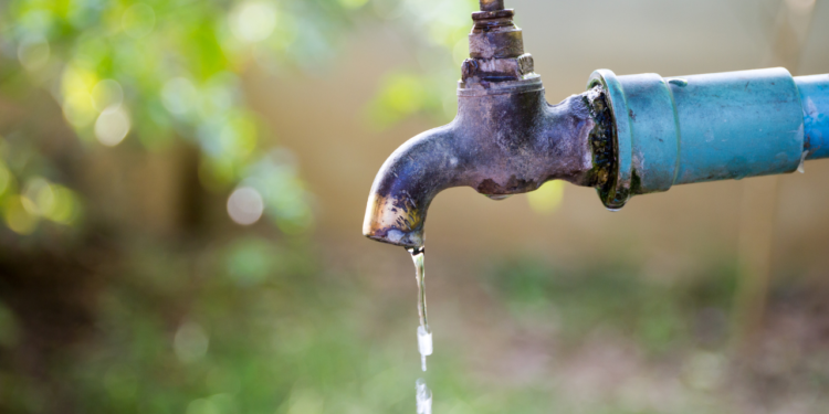 Manutenção programada pode afetar abastecimento de água em Valadares