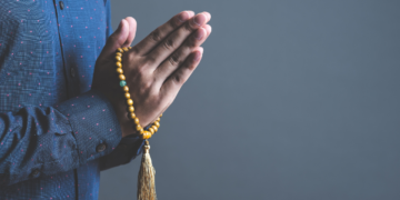 Influenciadora de Valadares é condenada por intolerância religiosa