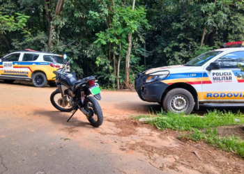 Moto clonada é apreendida na MGC-259, em Valadares e jovem de 20 anos é preso