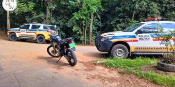 Moto clonada é apreendida na MGC-259, em Valadares e jovem de 20 anos é preso