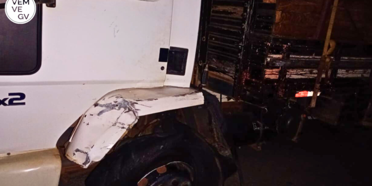 Motociclista morre em colisão com caminhão na BR-259