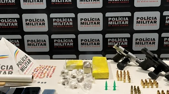 PM Apreende armas e drogas em oficina de Guanhães, MG