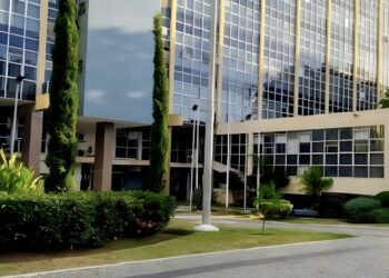 Câmara de Valadares aprova aumento de salários para Prefeito e Secretários para 2025