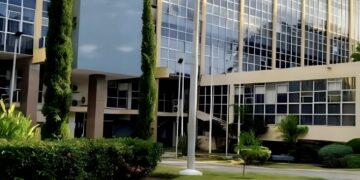Câmara de Valadares aprova aumento de salários para Prefeito e Secretários para 2025
