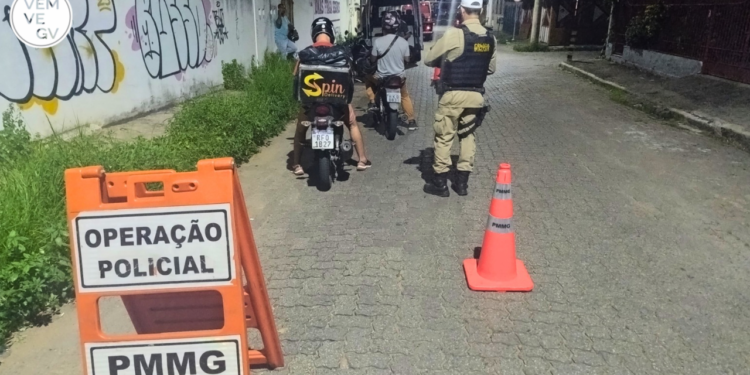 Blitz remove veículos abandonados e irregulares das ruas de Valadares