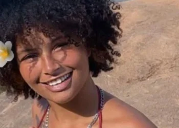 Jovem morre em viatura da PM após ser detida em Valadares