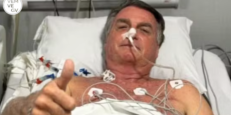Bolsonaro é internado com dores abdominais no RN e descarta cirurgia por enquanto